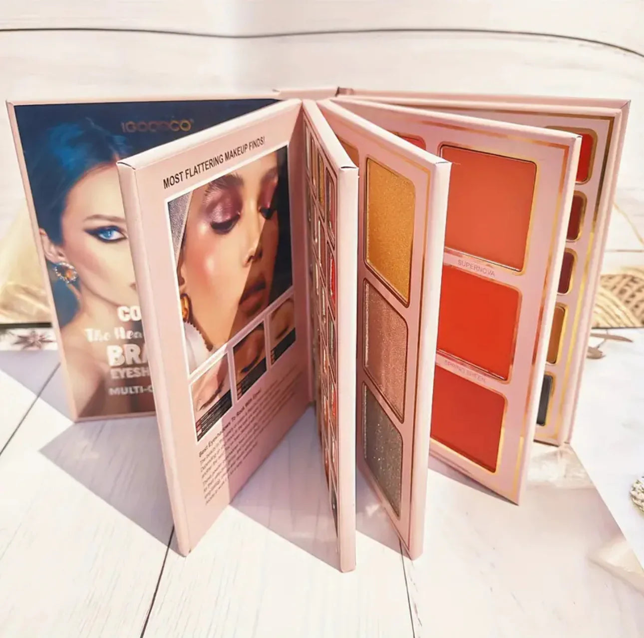 IGOODCO Fashion 5-in-1 Makeup Book