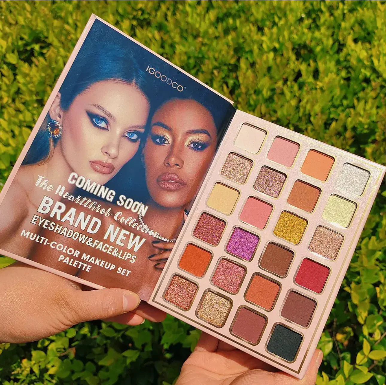IGOODCO Fashion 5-in-1 Makeup Book
